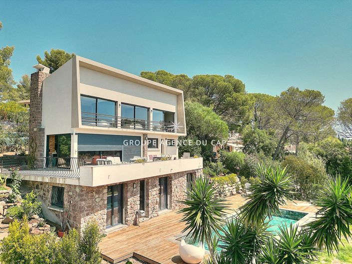 Image No.1-5 Bed House for sale