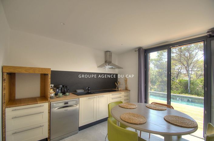 Image No.15-5 Bed House for sale