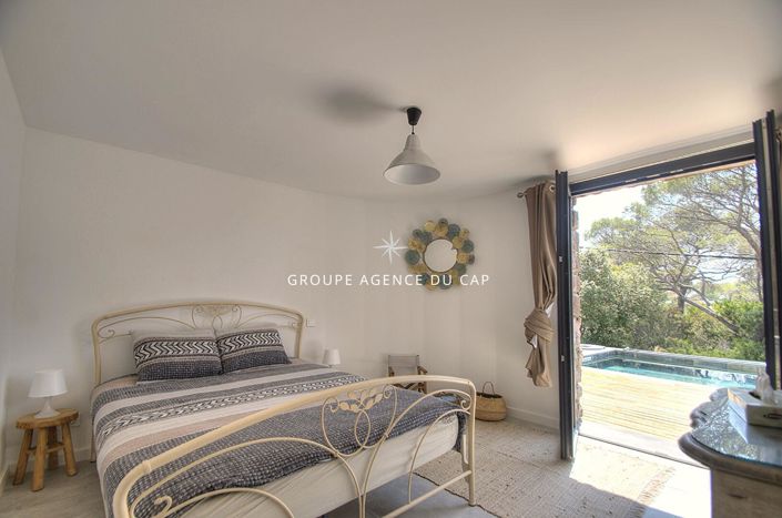 Image No.17-5 Bed House for sale