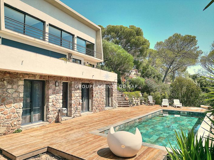 Image No.2-5 Bed House for sale