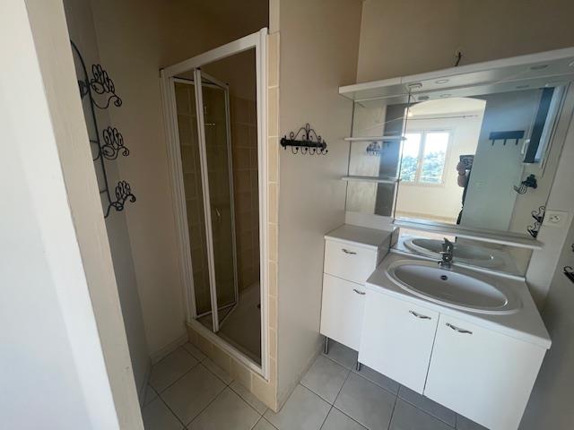 Image No.10-4 Bed House for sale