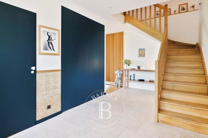 Image No.11-5 Bed House for sale