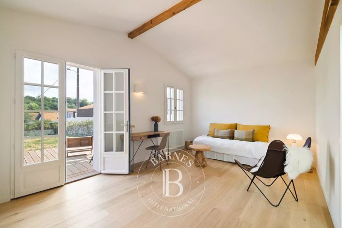 Image No.21-5 Bed House for sale