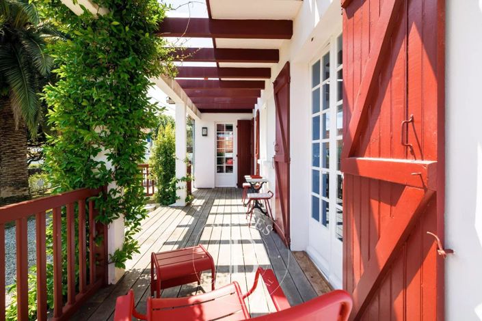 Image No.4-5 Bed House for sale