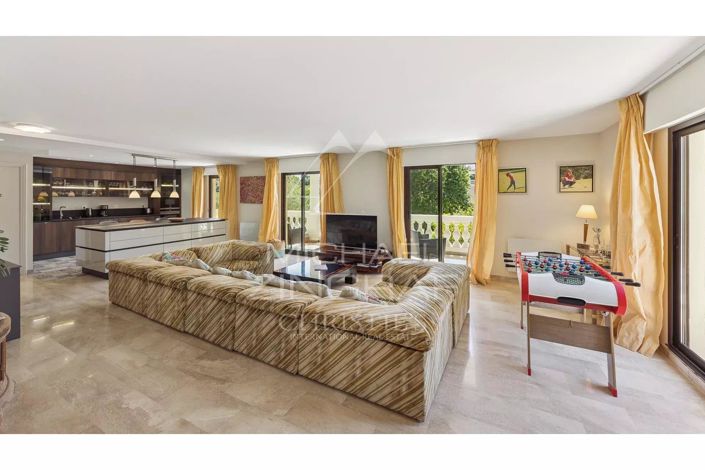 Image No.1-3 Bed Apartment for sale