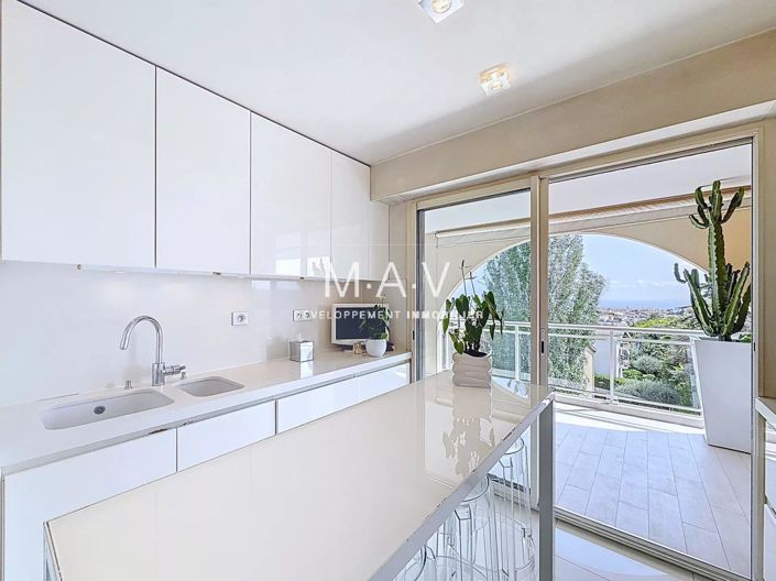 Image No.10-3 Bed Apartment for sale