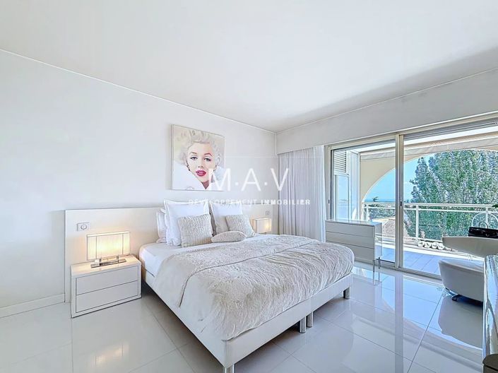 Image No.11-3 Bed Apartment for sale