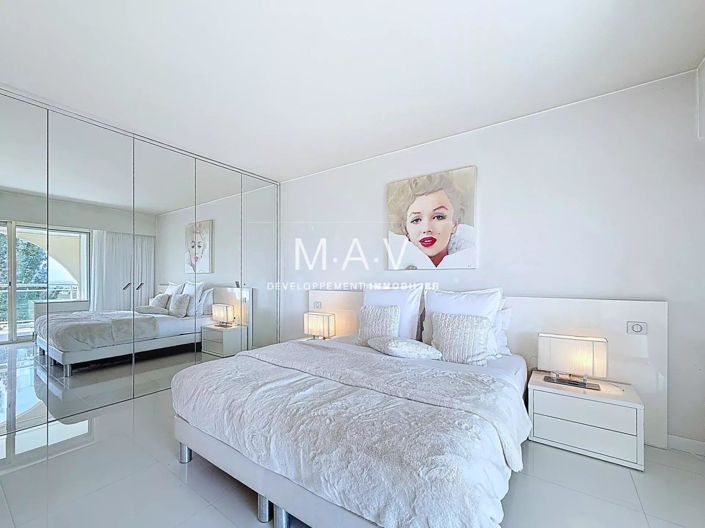 Image No.12-3 Bed Apartment for sale