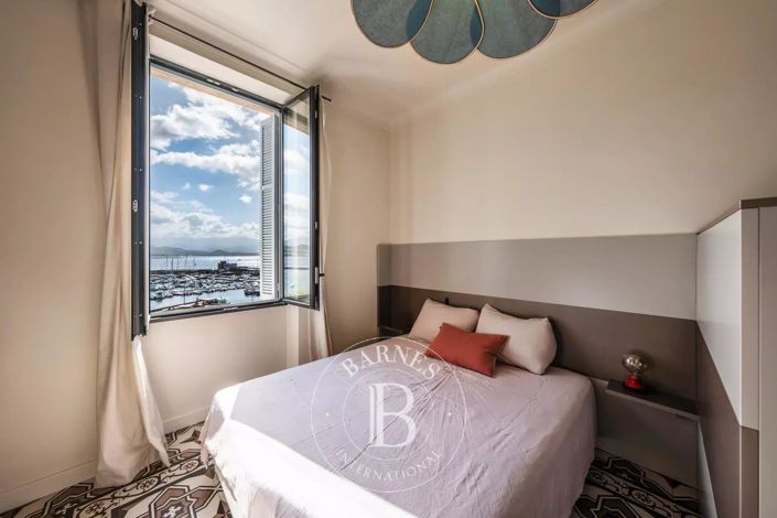 Image No.12-2 Bed Apartment for sale