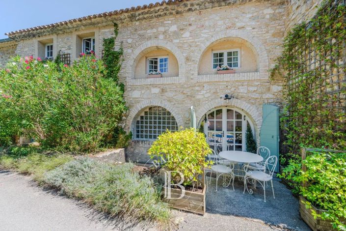 Image No.20-7 Bed House for sale