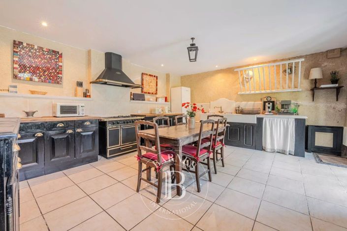 Image No.21-7 Bed House for sale