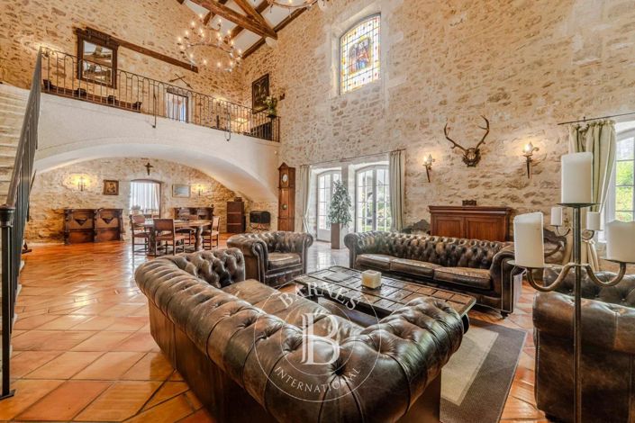 Image No.8-7 Bed House for sale