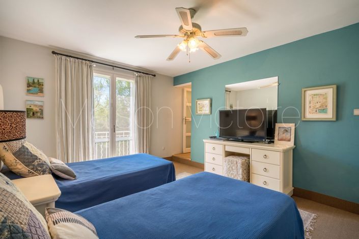 Image No.12-7 Bed House for sale