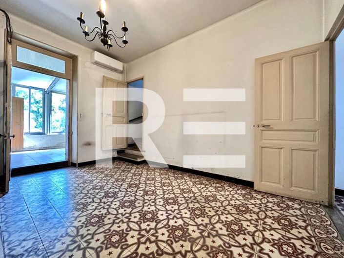 Image No.6-5 Bed House for sale