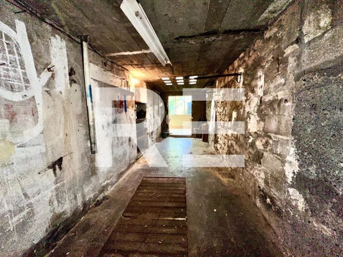 Image No.7-5 Bed House for sale