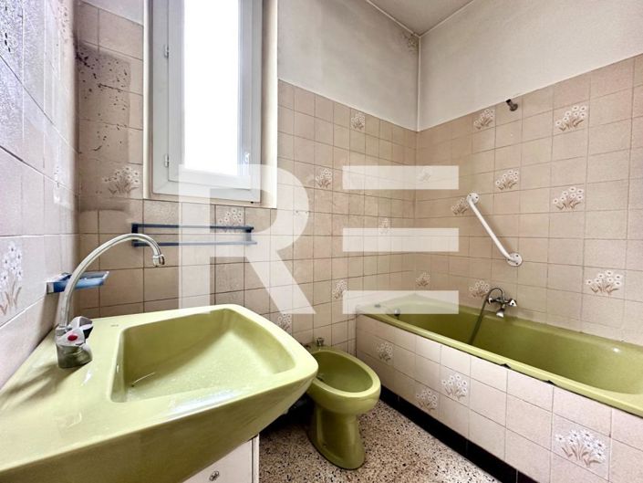 Image No.9-5 Bed House for sale