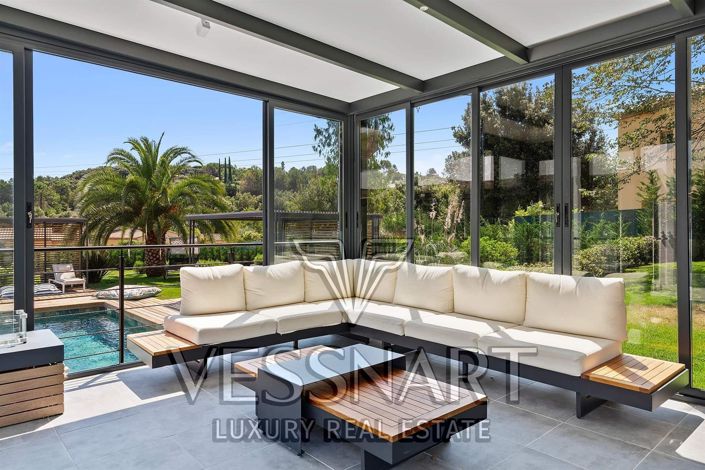 Image No.8-7 Bed House for sale