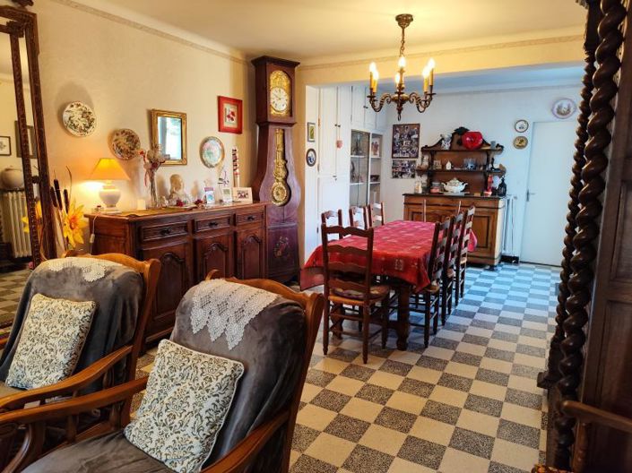 Image No.4-5 Bed House for sale