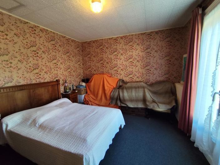 Image No.7-5 Bed House for sale