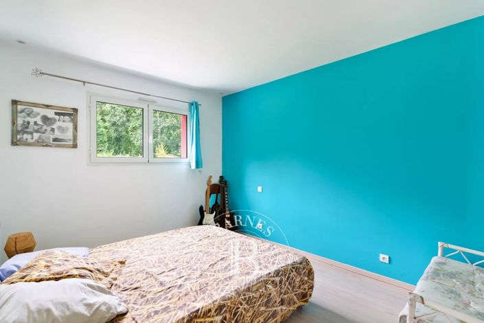 Image No.16-5 Bed House for sale