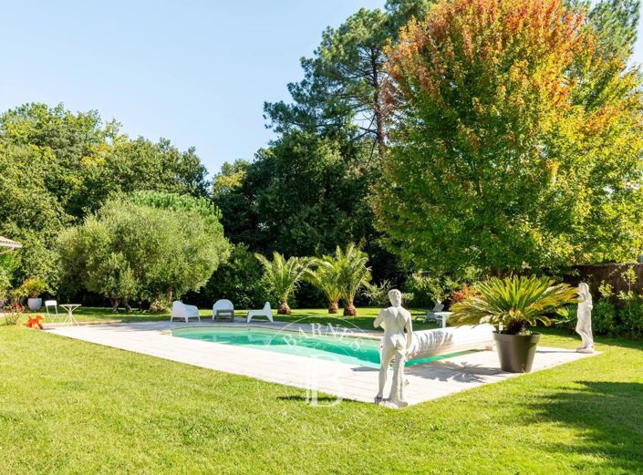 Image No.2-5 Bed House for sale