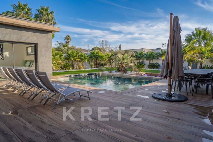 Image No.1-7 Bed Property for sale