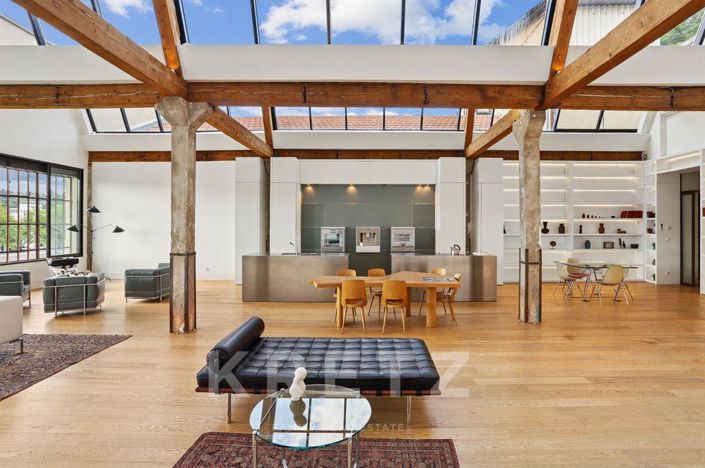 Image No.2-4 Bed Property for sale