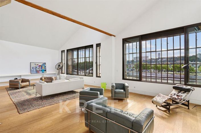 Image No.5-4 Bed Property for sale