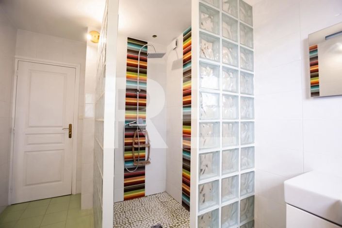 Image No.12-4 Bed House for sale