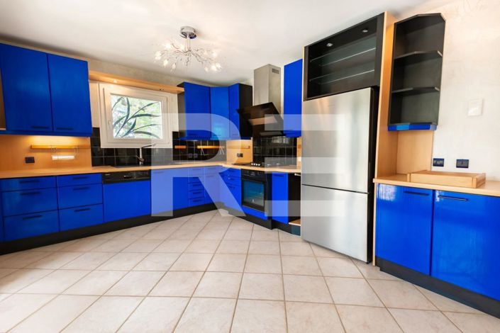 Image No.7-4 Bed House for sale