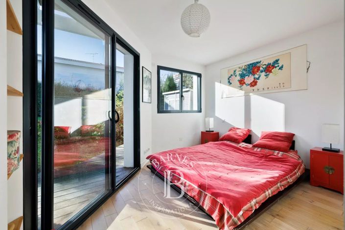 Image No.13-3 Bed House for sale