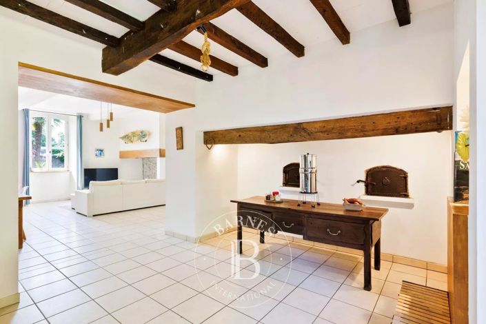 Image No.16-6 Bed House for sale