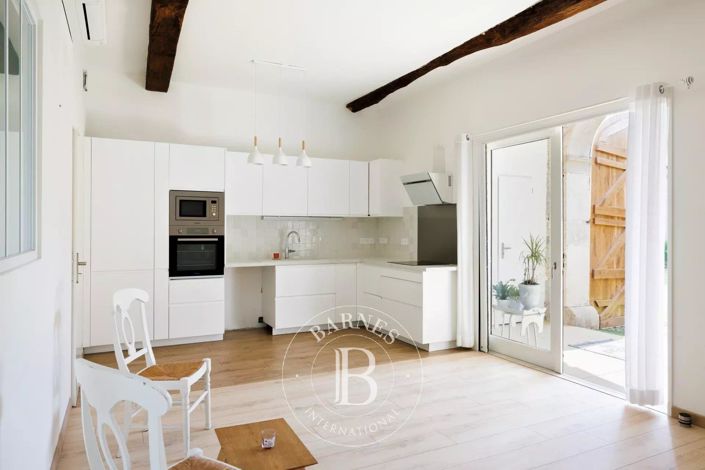 Image No.30-6 Bed House for sale