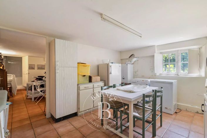 Image No.20-4 Bed House for sale