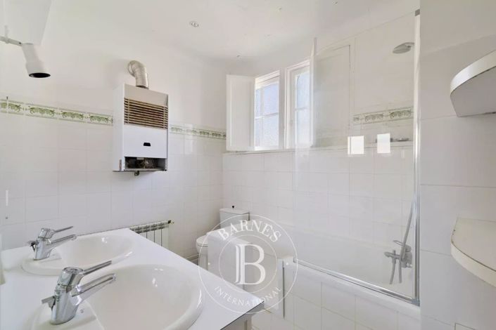 Image No.21-4 Bed House for sale