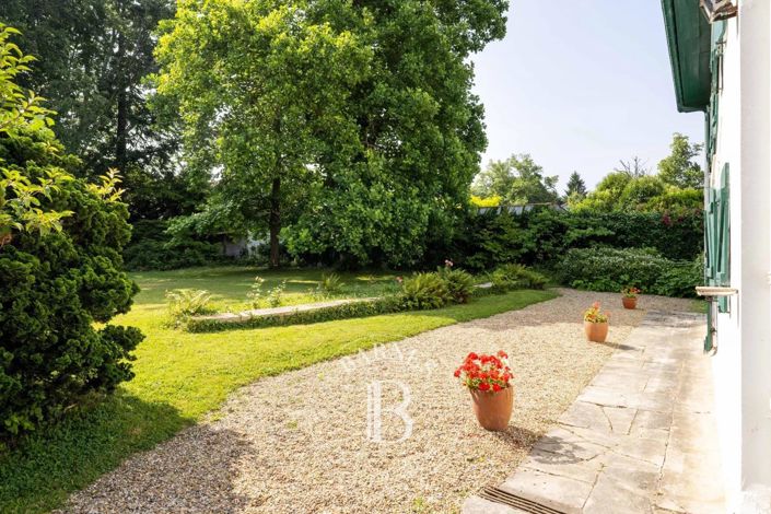 Image No.2-5 Bed House for sale