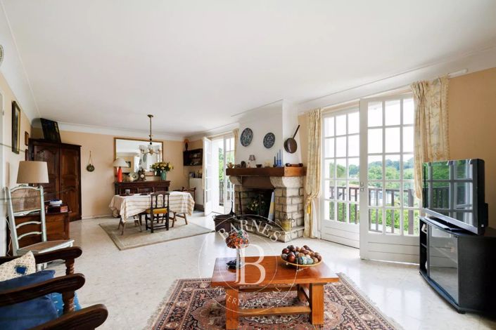 Image No.4-6 Bed House for sale