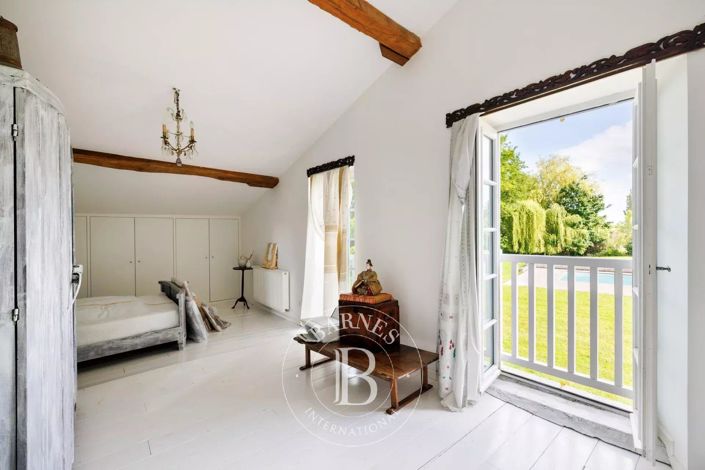 Image No.12-7 Bed House for sale