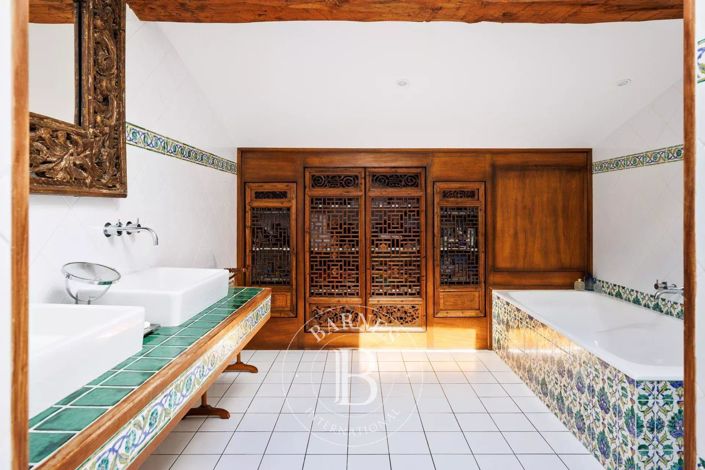 Image No.14-7 Bed House for sale