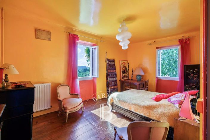 Image No.16-7 Bed House for sale