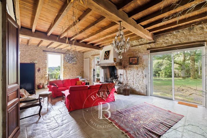 Image No.6-7 Bed House for sale