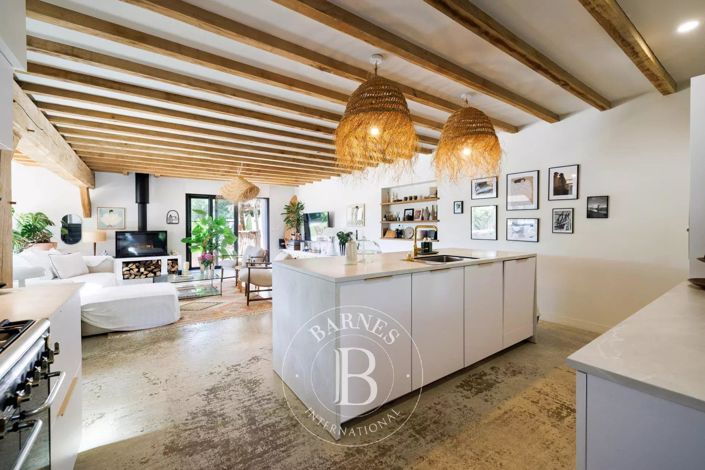 Image No.12-4 Bed House for sale