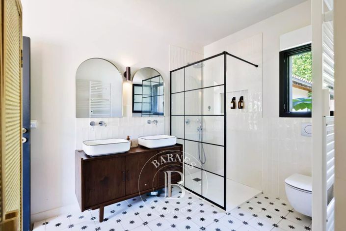 Image No.18-4 Bed House for sale