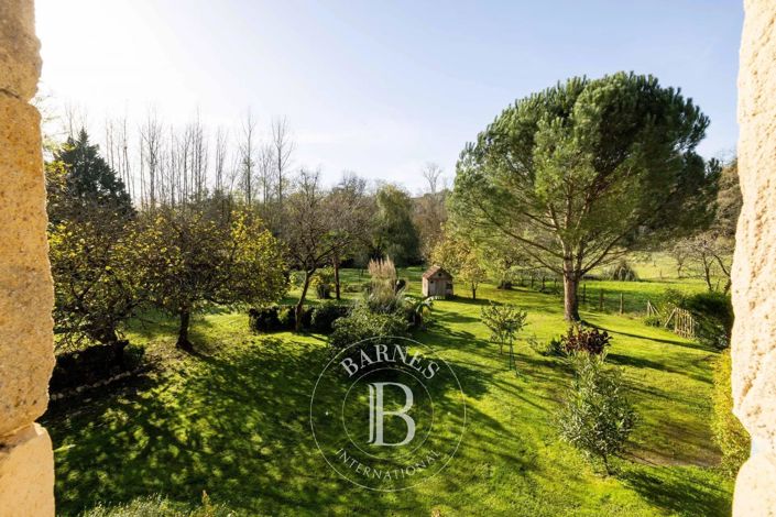 Image No.17-4 Bed House for sale