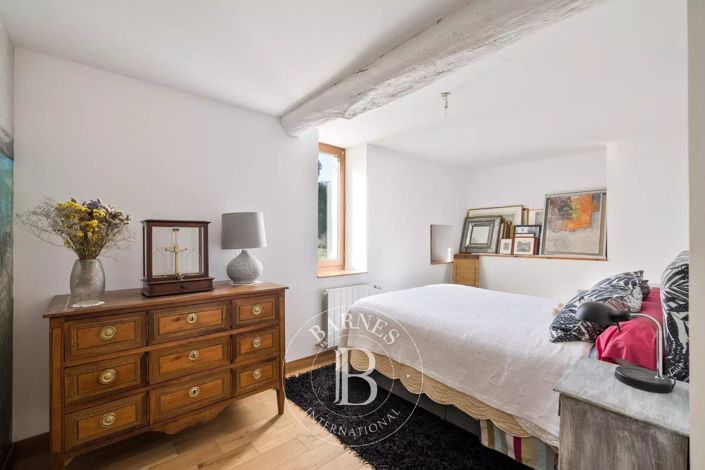 Image No.18-4 Bed House for sale