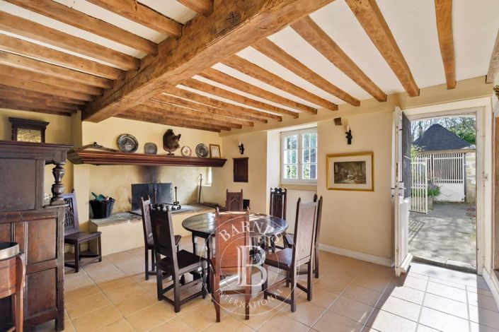 Image No.14-6 Bed House for sale