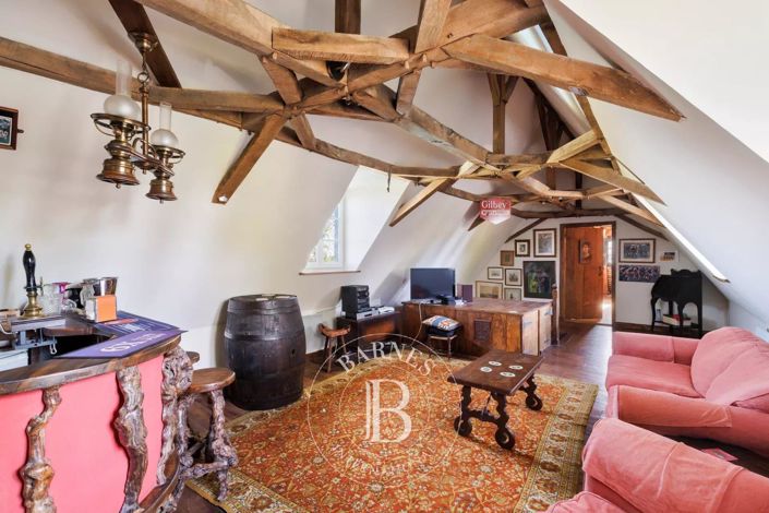 Image No.18-6 Bed House for sale