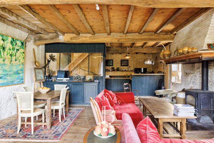 Image No.17-6 Bed House for sale