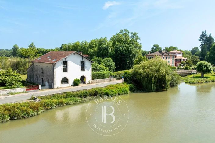 Image No.2-6 Bed House for sale