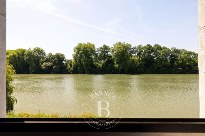 Image No.28-6 Bed House for sale